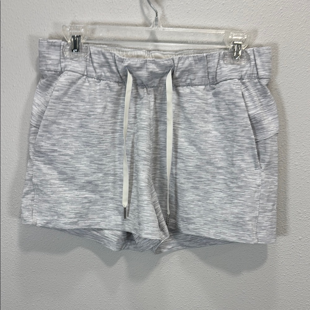 Lululemon Athletica Gray On the Fly MR Short 2.5"